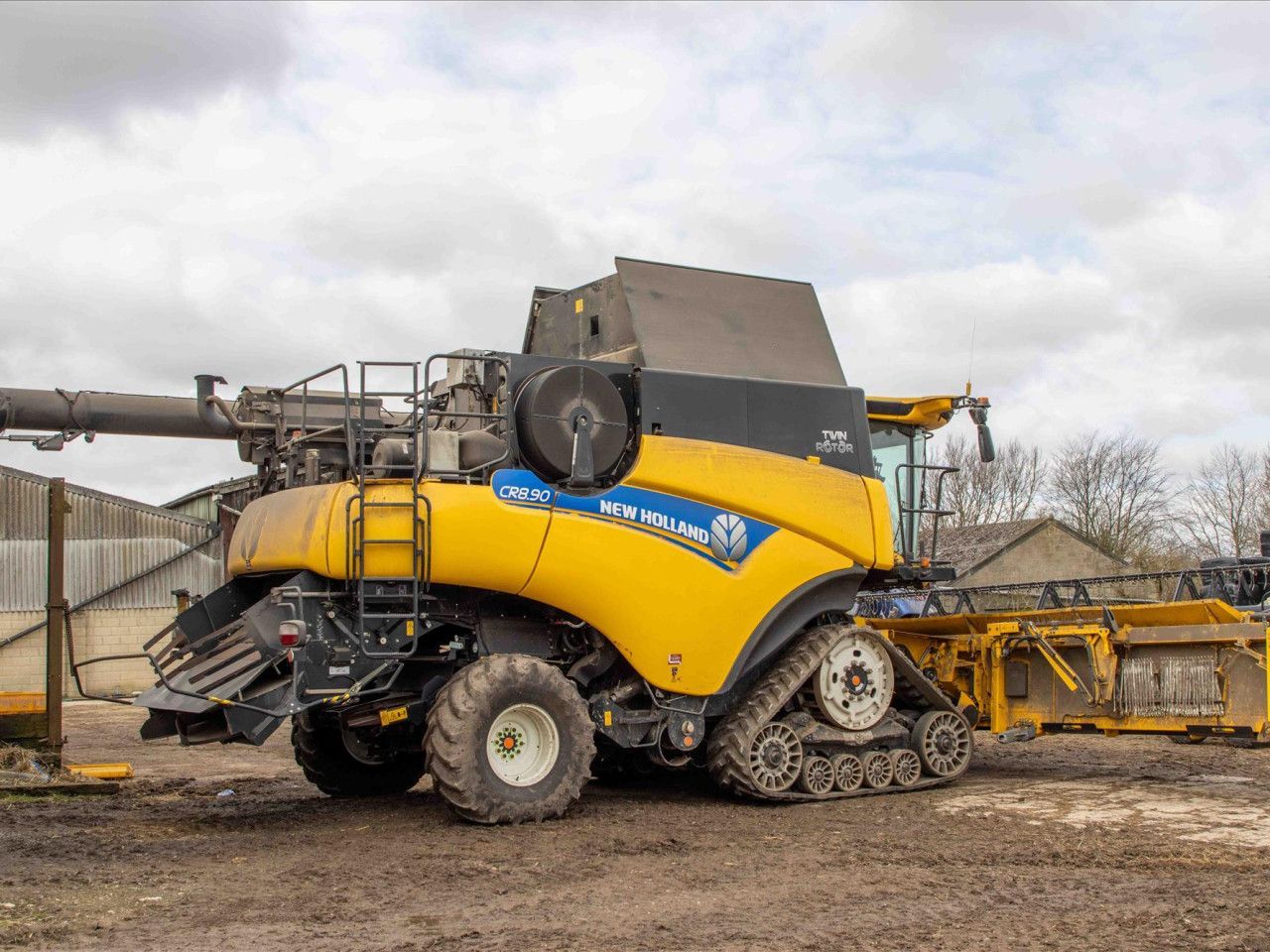 E-FARM: New Holland CR 8.90 - Mähdrescher - id X71ZFTD - 197.081 € - Baujahr: 2017 - Abgelesene Motorstunden: 1.911,Vereinigtes Königreich
