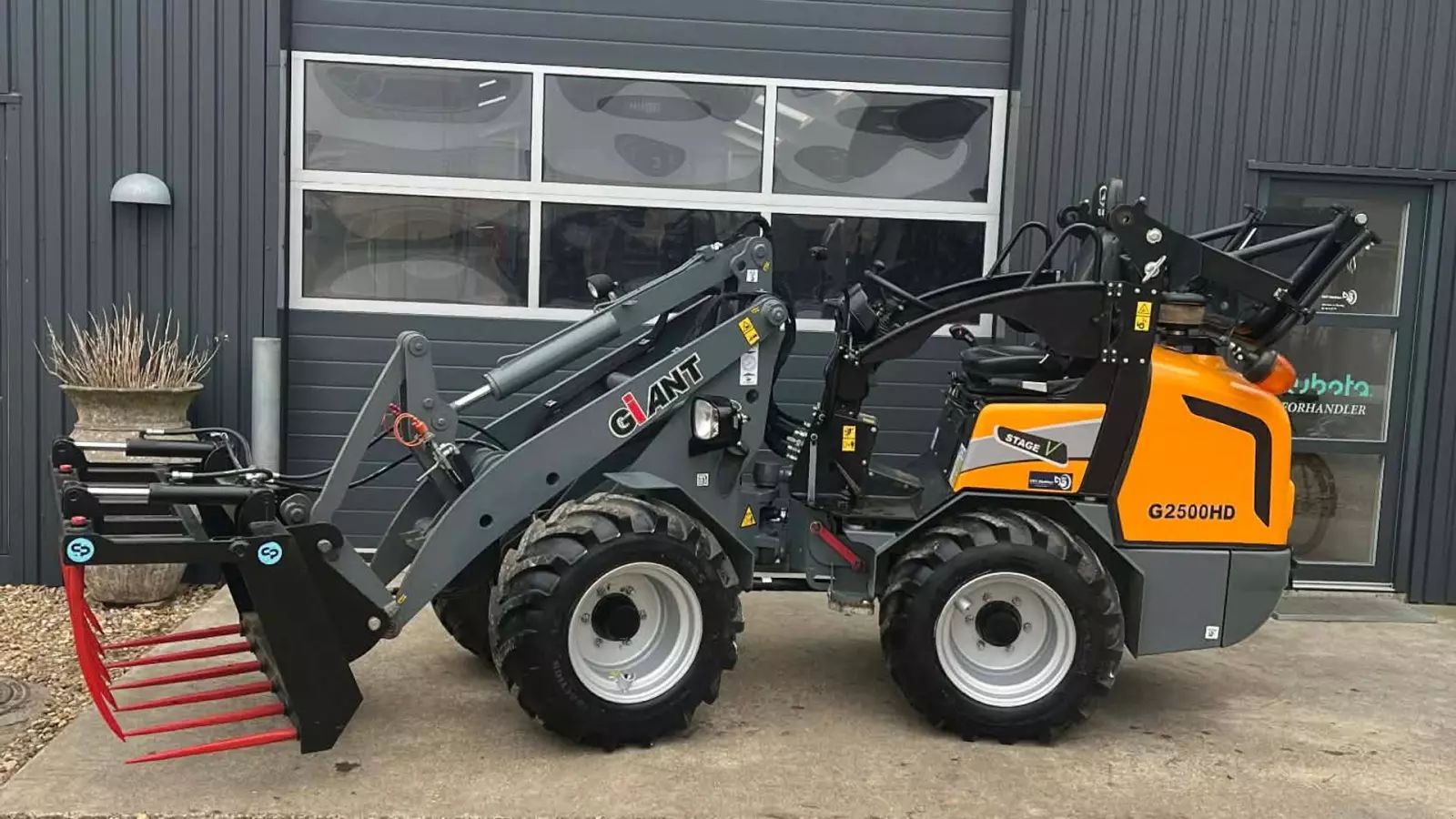 Giant G2500HD Ładowarka kołowa 36 133 €