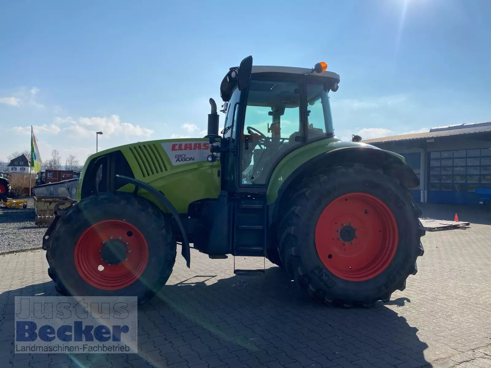 E-FARM: Claas Axion 810 - Tractor - id NLLV8KU - €49,000 - Year of construction: 2011 - Engine hours: 6,900,Engine power (HP): 215,Germany