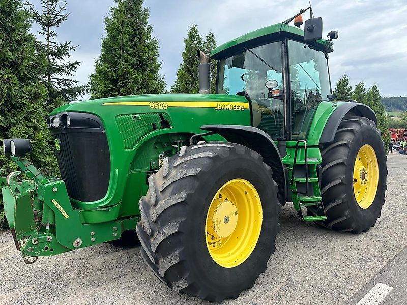 John Deere 8520 Traktor 51 027 €