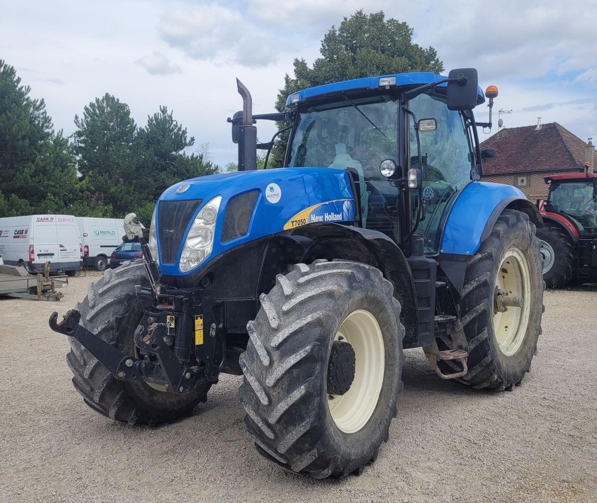 E-FARM: New Holland T7050 - Tracteur - id RNURNGY - 39 000 € - Année: 2008 - Lecture du nombre d'heure: 6 782,Puissance du moteur (chevaux): 200,France