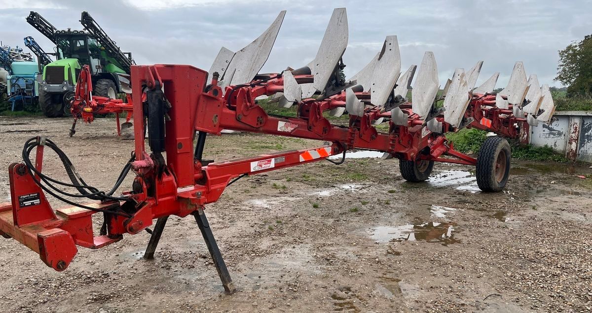 E-FARM: GREGOIRE BESSON spery7 - Pług - id FQW3728 - 8500 € - Rok produkcji: 1998 - Francja