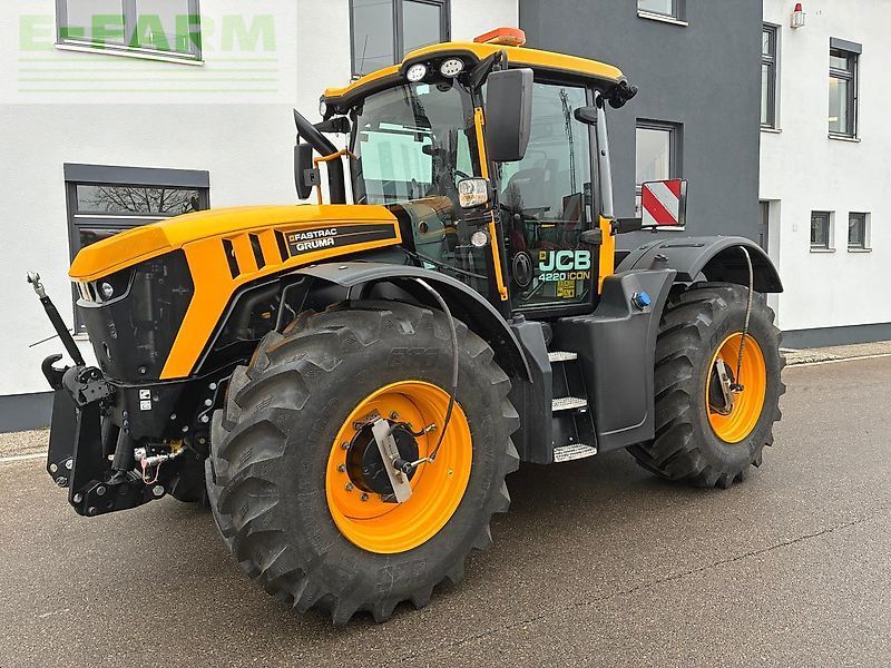 JCB Fastrac 4220 iCON Трактор 174 790 €