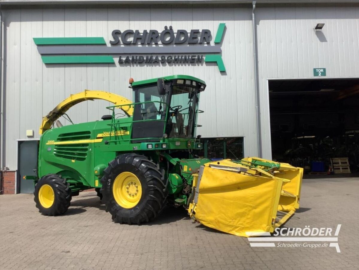 E-FARM: John Deere 7200 - Self propelled forage harvester - id ZEDDNSV - €44,500 - Year of construction: 2005 - Engine hours: 3,300,Germany