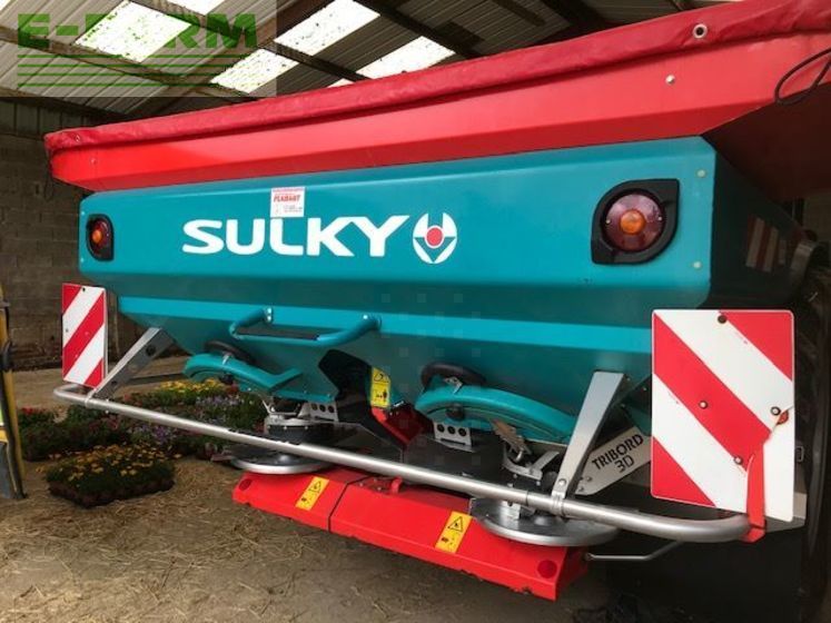 E-FARM: sulky x36 - Fertiliser spreader - id MI79ISM - €4,800 - Year of construction: 2011 - France