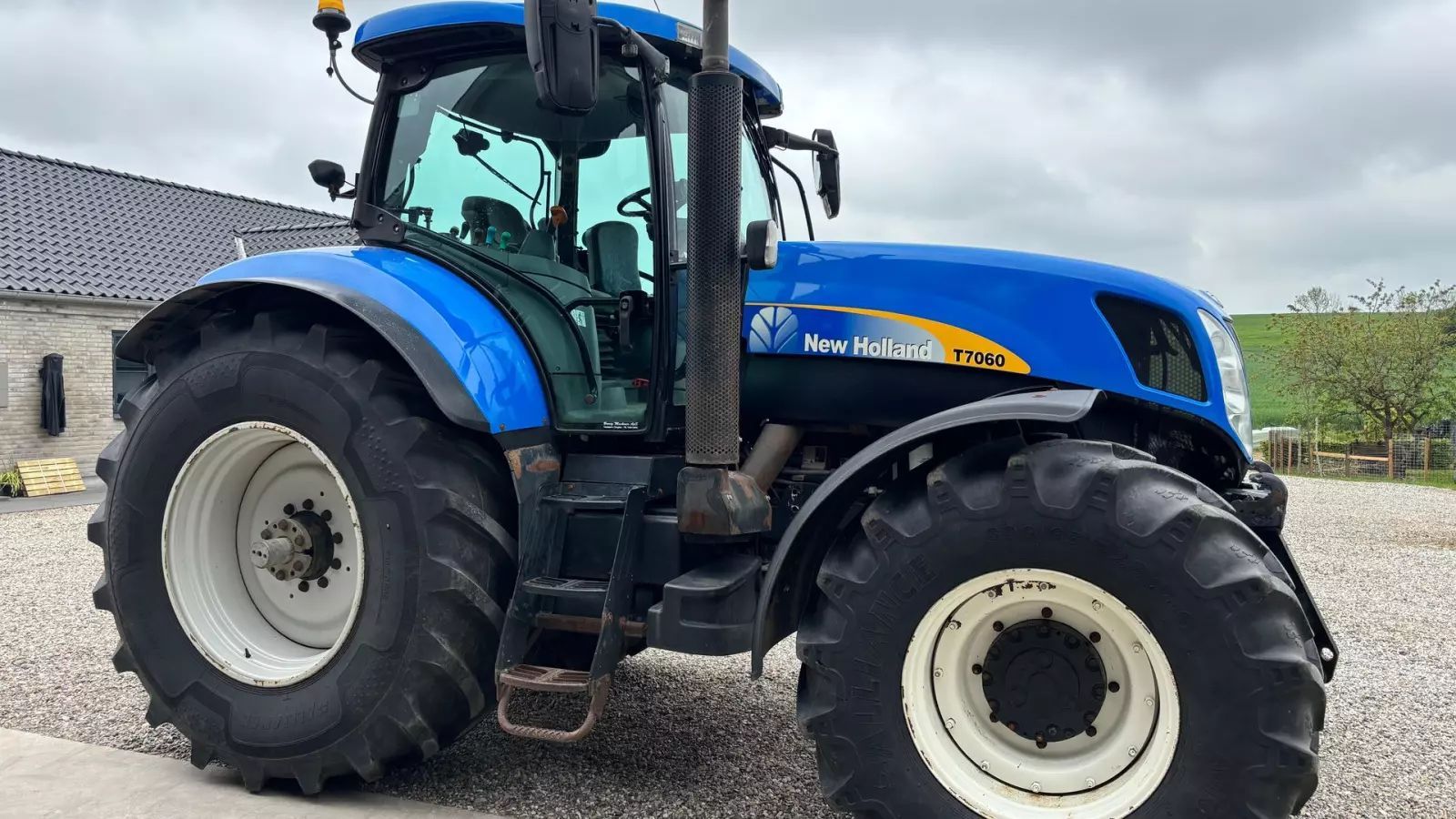 New Holland T 7060 Traktor 31 452 €