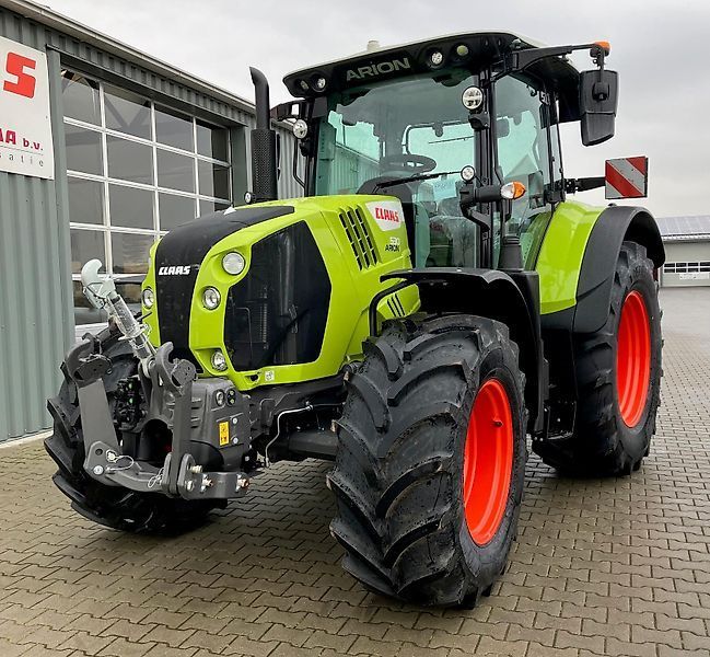 Claas Arion 530 CMATIC Traktor