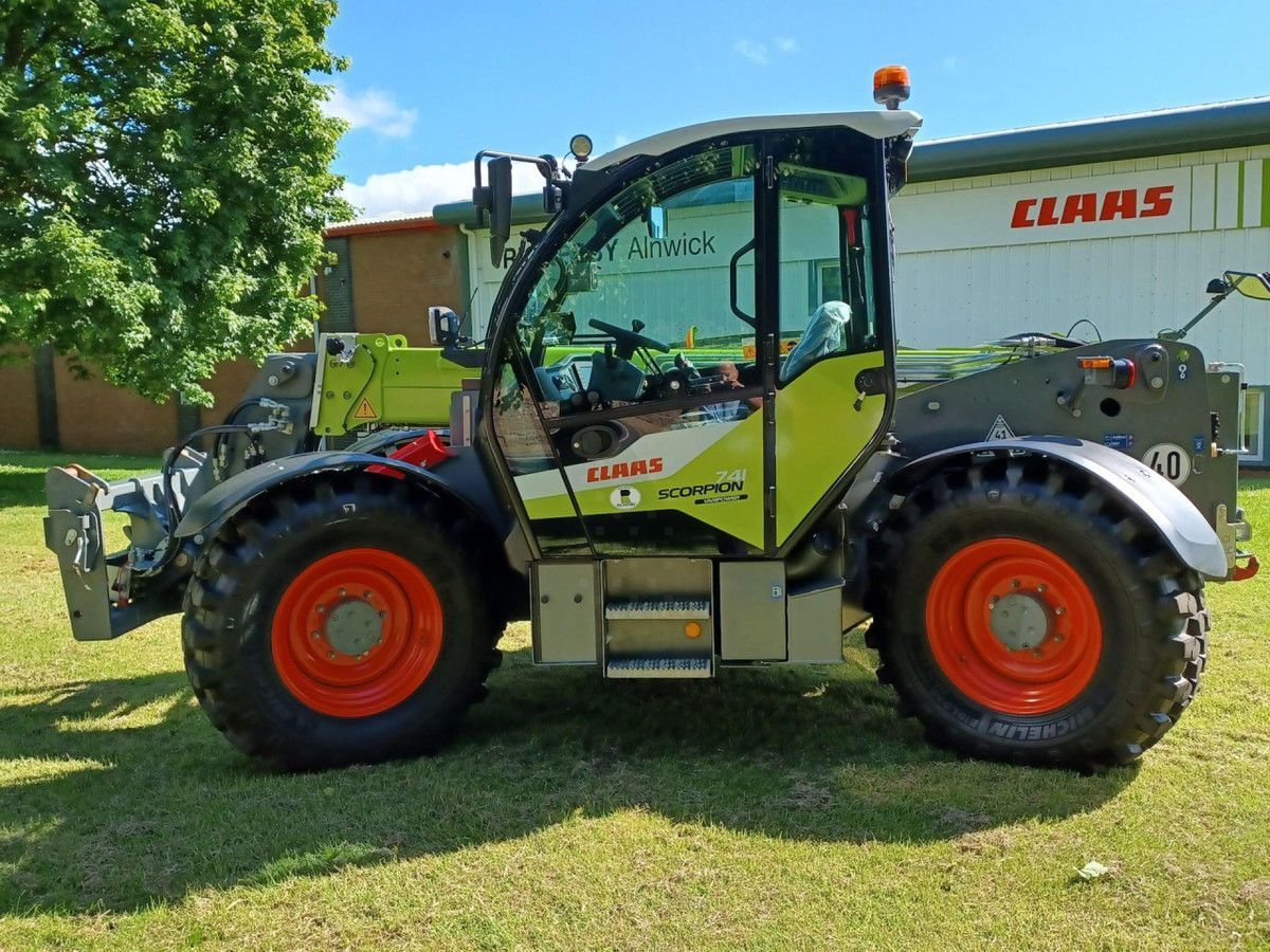 E-FARM: Claas scorpion 741 - Chargeur télescopique  - id RE5F9YX - 115 898 € - Année: 2024 - Lecture du nombre d'heure: 350,Royaume-Uni