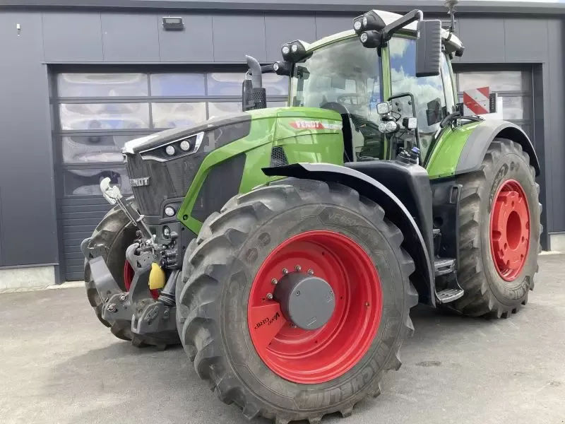 E-FARM: Fendt 942 Vario ProfiPlus - Traktor - id 22TBIZI - 306 000 EUR - Gyártási év: 2024 - Üzemóra (motor): 430,Motor teljesítménye (LE): 420,Németország