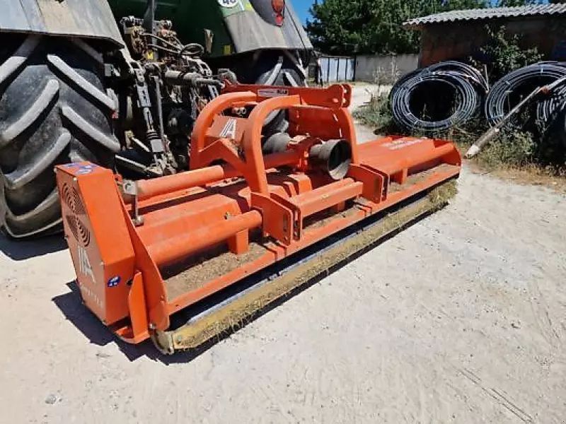 E-FARM: Agrimaster rv 320 - Broyeur - id SSEQMGR - 7 500 € - Année: 2024 - France