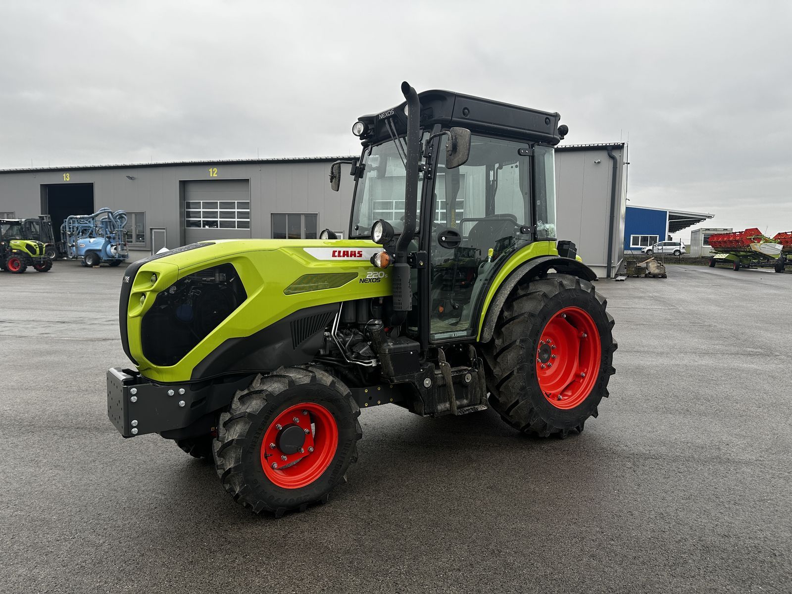 E-FARM: Claas Nexos 220 - Tractor - id VDGRPDY - Year of construction: 2024 - Engine hours: 5,Engine power (HP): 85,Austria