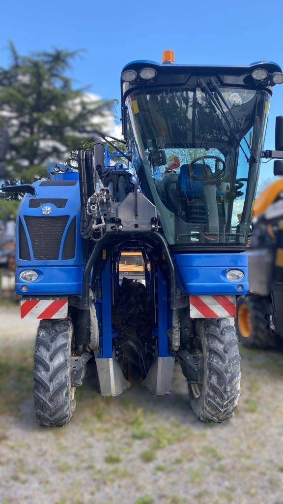 E-FARM: New Holland Braud 9040M - Cosechadora de uvas - id HDCFS7P - 85.000 € - Año: 2015 - Francia