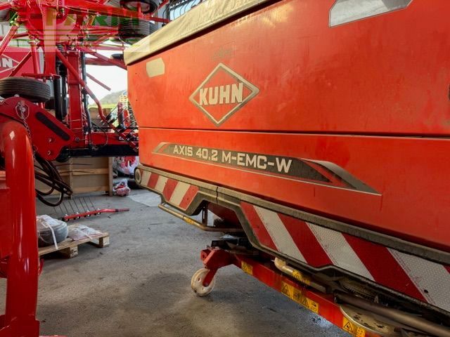 Kuhn axis 40.2 m-emc-w Fertiliser spreader €12,500
