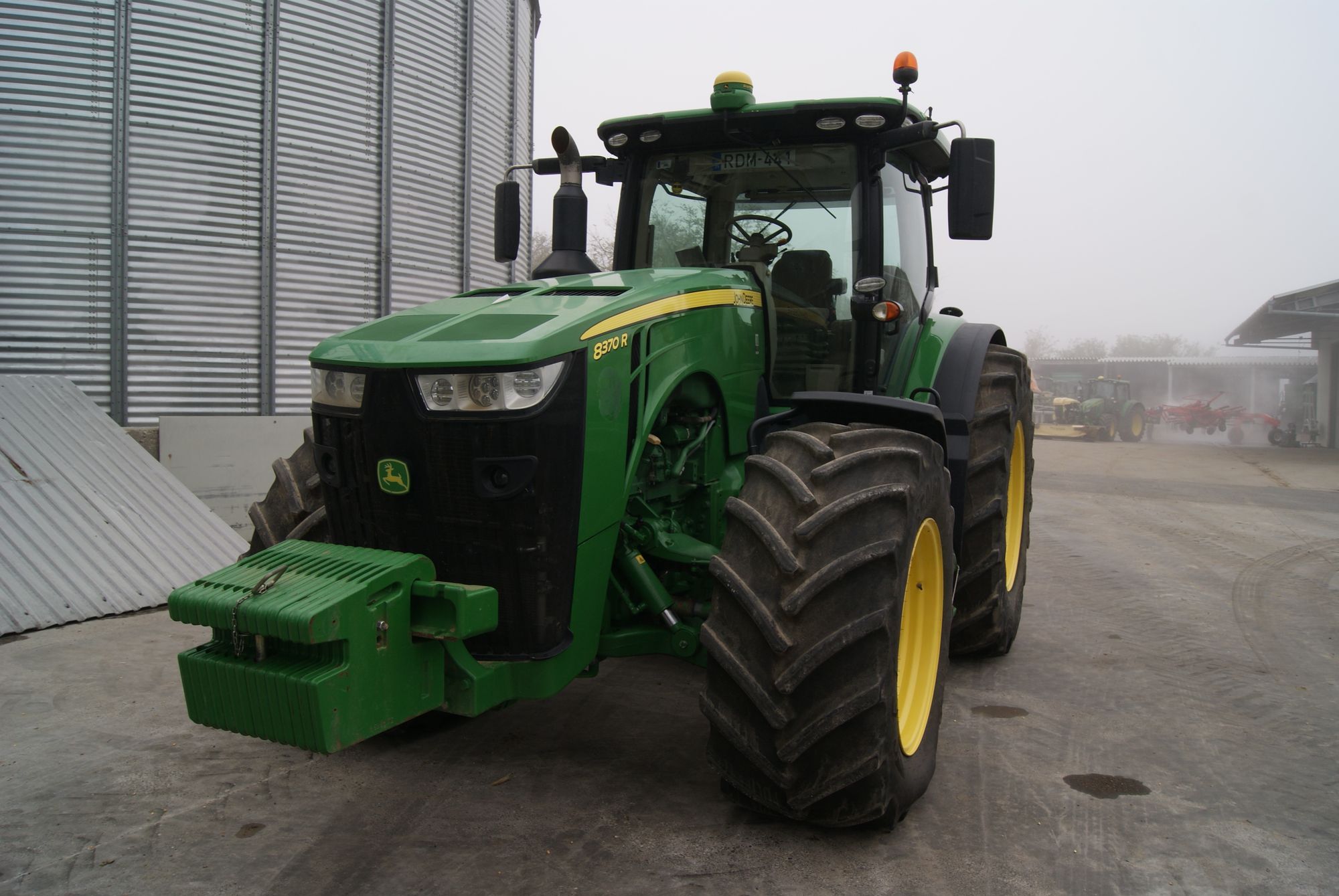 John Deere 8370 R Tractor 158.400 €