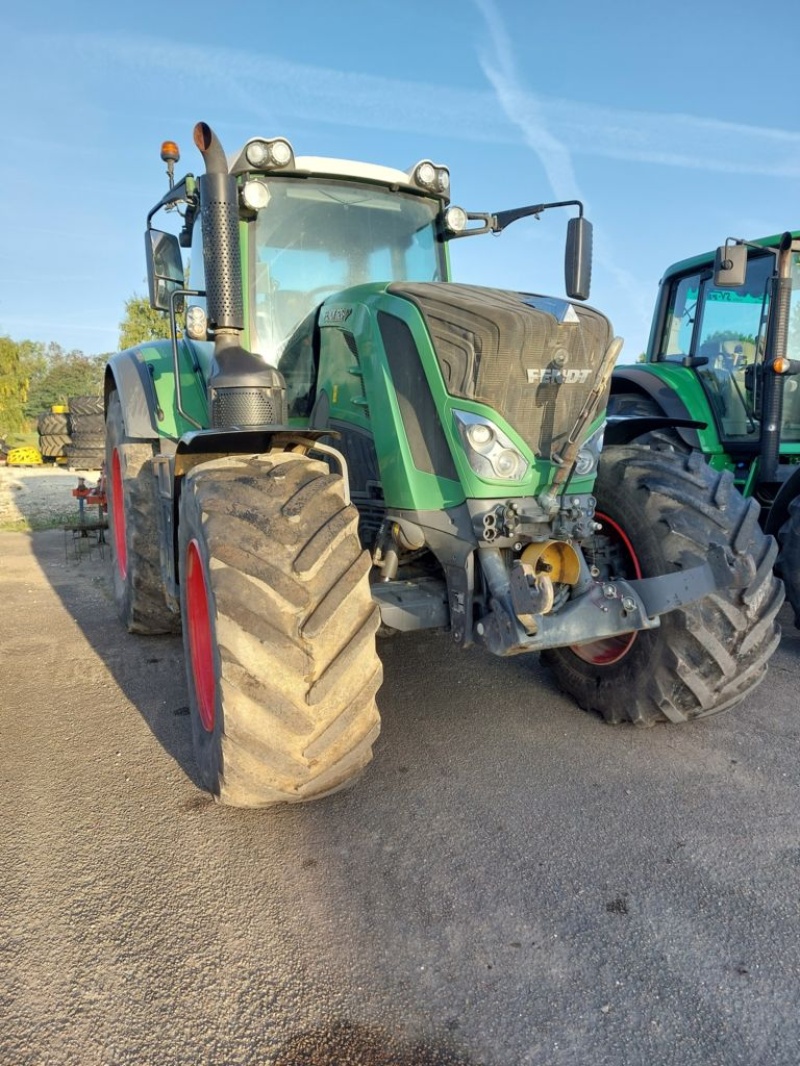 Fendt 826 Vario ProfiPlus tractor €122,000