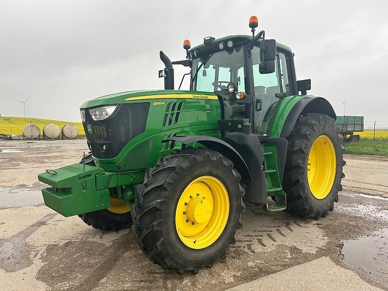 John Deere 6195 M Tractor €89,500