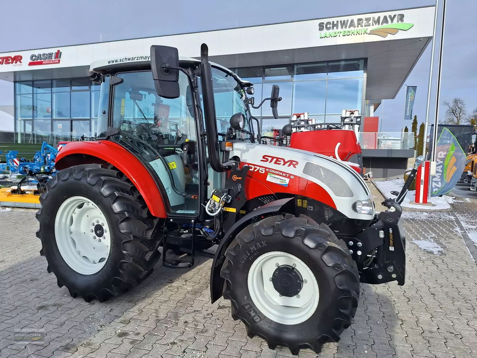 E-FARM: Steyr Kompakt 4075 - Tractor - id PJYPFEW - Year of construction: 2025 - Engine power (HP): 75,Austria