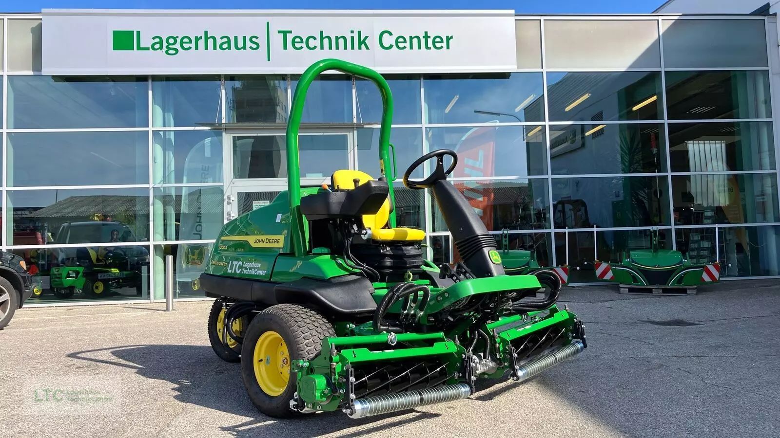 E-FARM: John Deere 7200 - Kommunaltechnik - id W1KULM5 - Baujahr: 2024 - Österreich