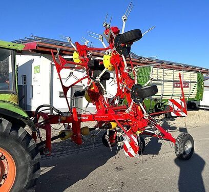 E-FARM: pöttinger hit 910 az - ein 8-er kreiselheuer mit hydraulis - Tedder - id ECW4GJP - €9,412 - Year of construction: 2010 - Germany