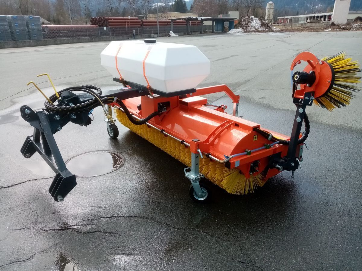 E-FARM: Stekro kehrmaschine keh 240 vollausstattung - Municipal equipment - id YPGKPZB - €6,242 - Year of construction: 2021 - Austria