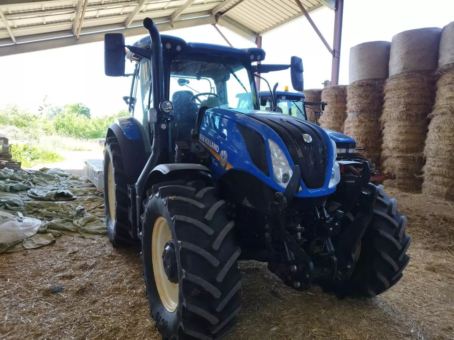 E-FARM: New Holland T6.145 - Tracteur - id ZRQTKVE - 71 000 € - Année: 2023 - Lecture du nombre d'heure: 805,Puissance du moteur (chevaux): 116,France