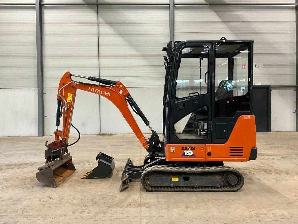 Hitachi zx 19-6 Mini excavadora  18.750 €