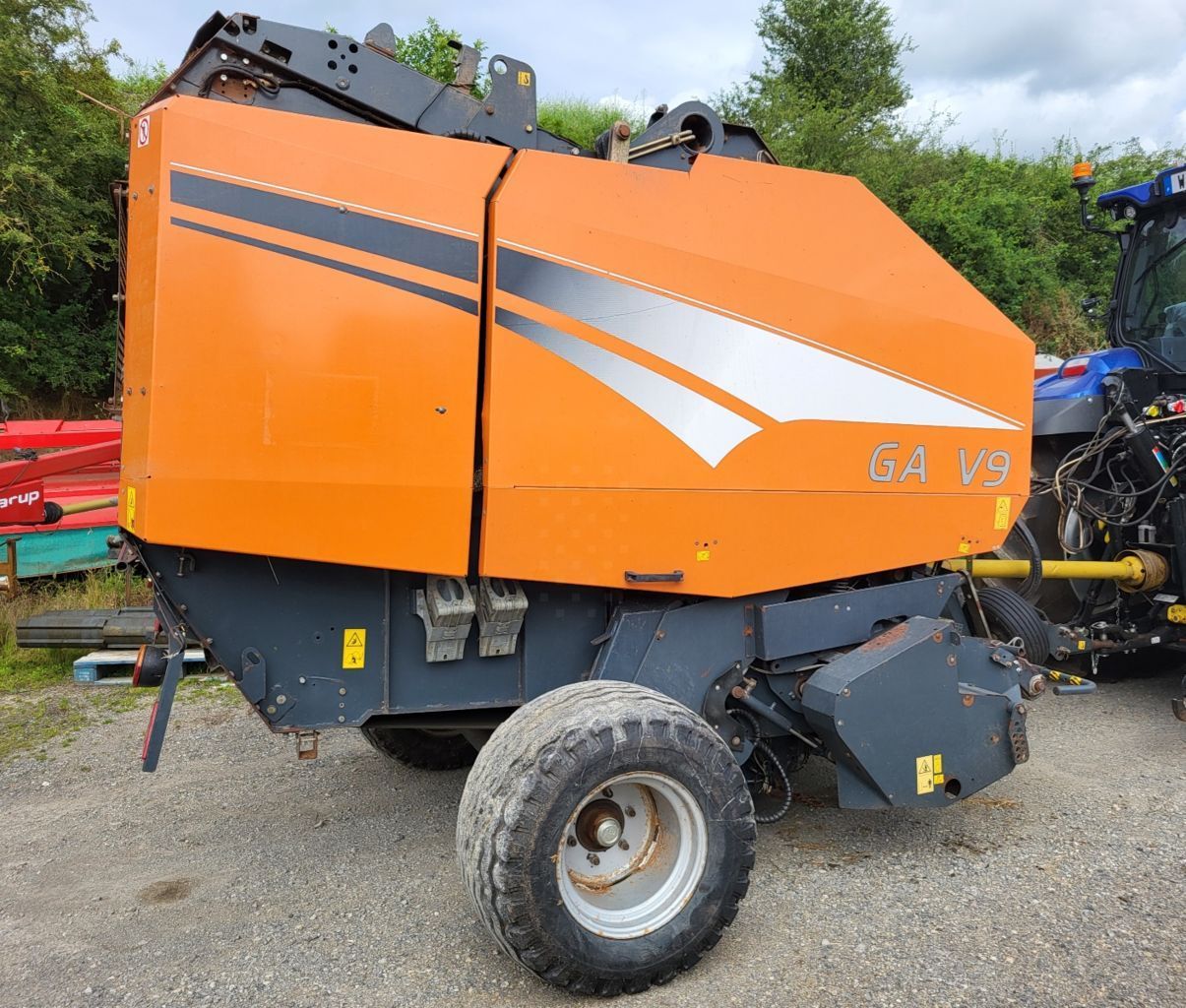 E-FARM: Gallignani ga v9 - Balownica - id 8KJPDAK - 12 500 € - Rok produkcji: 2004 - Wyprodukowane bele: 16 650,Francja