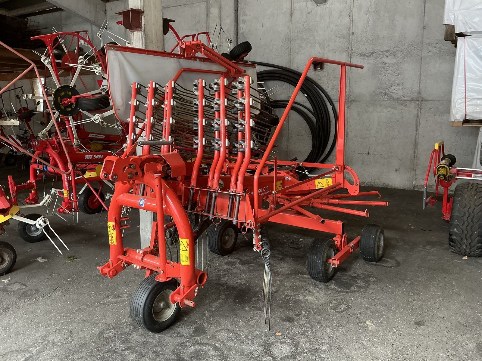 Kuhn GA 4321 GM Karuzelowy przetrząsacz do siana 6490 €