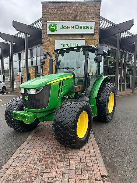 John Deere 5100 M Traktor 46 213 €