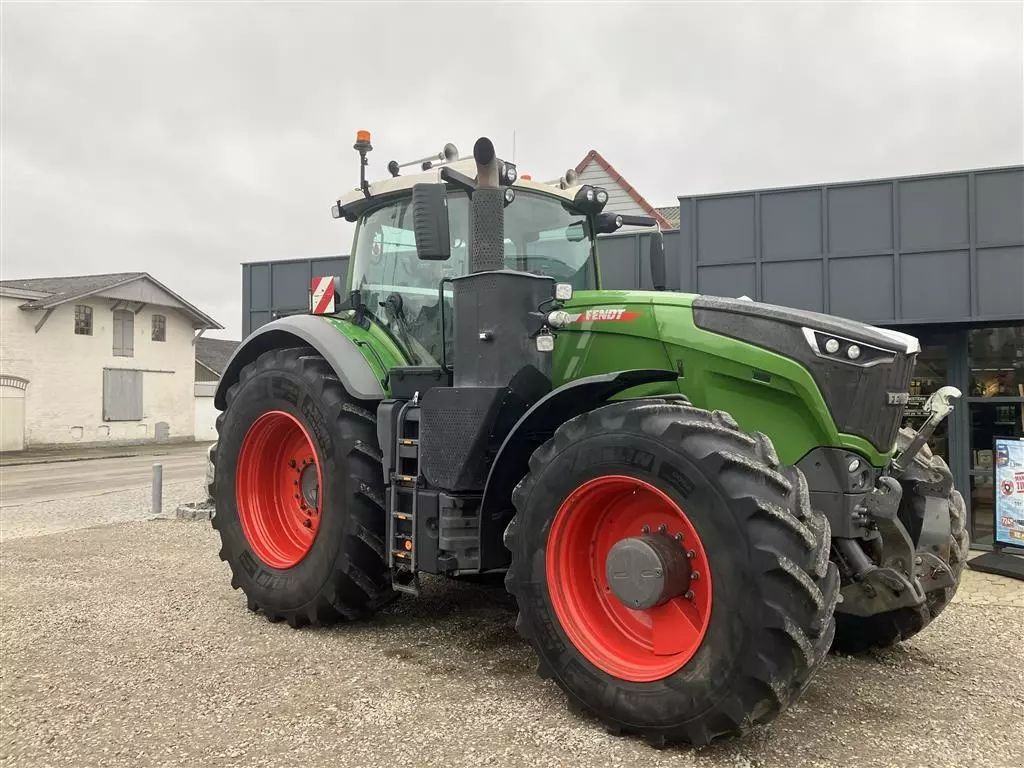 Fendt 1050 Vario Tractor 264.324 EUR