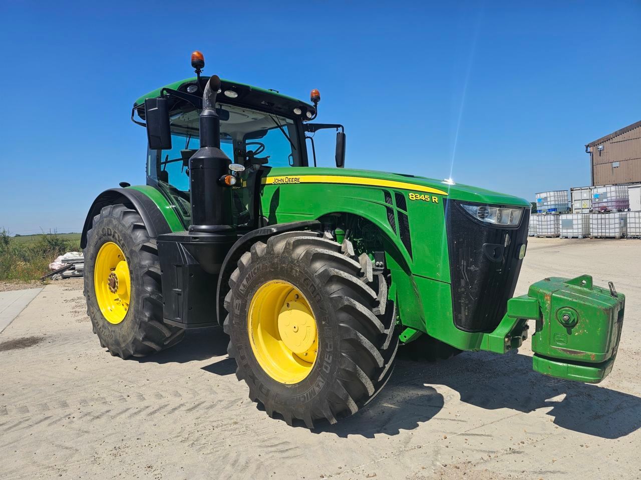 E-FARM: John Deere 8345 R - Traktor - id BBGRH2S - 132.565 € - Produktionsår: 2018 - Motortimer: 5.367,Motoreffekt (HP): 345,Storbritanien