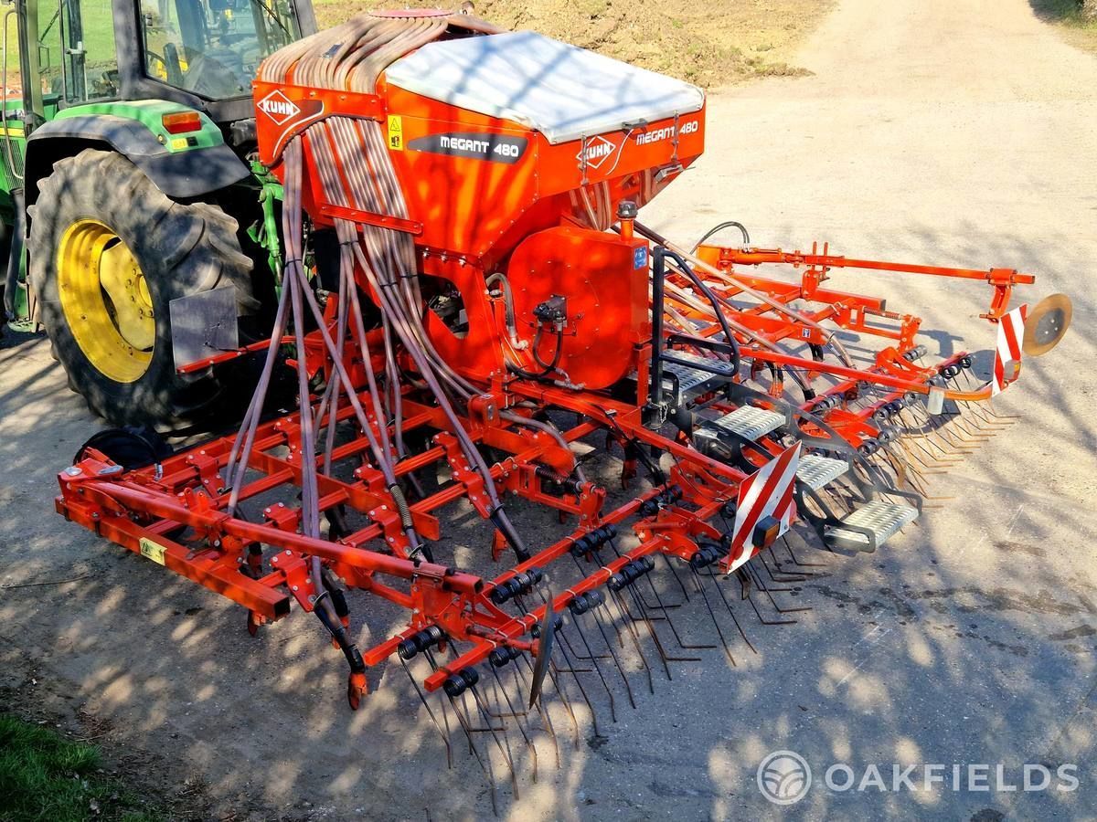 E-FARM: Kuhn Megant 480-36 - Siewnik bezpośredni - id QMD7UEP - 17 503 € - Rok produkcji: 2011 - Zjednoczone Królestwo