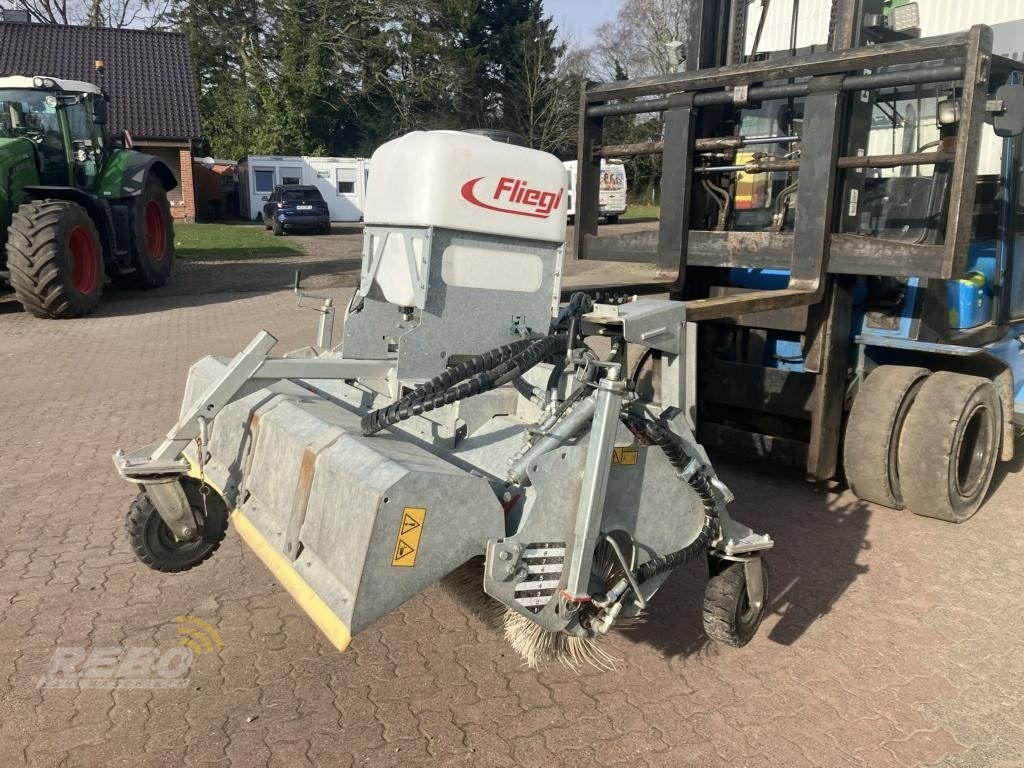 Fliegl keh 1850 type 600 municipal_winter_service_equipment €6,500