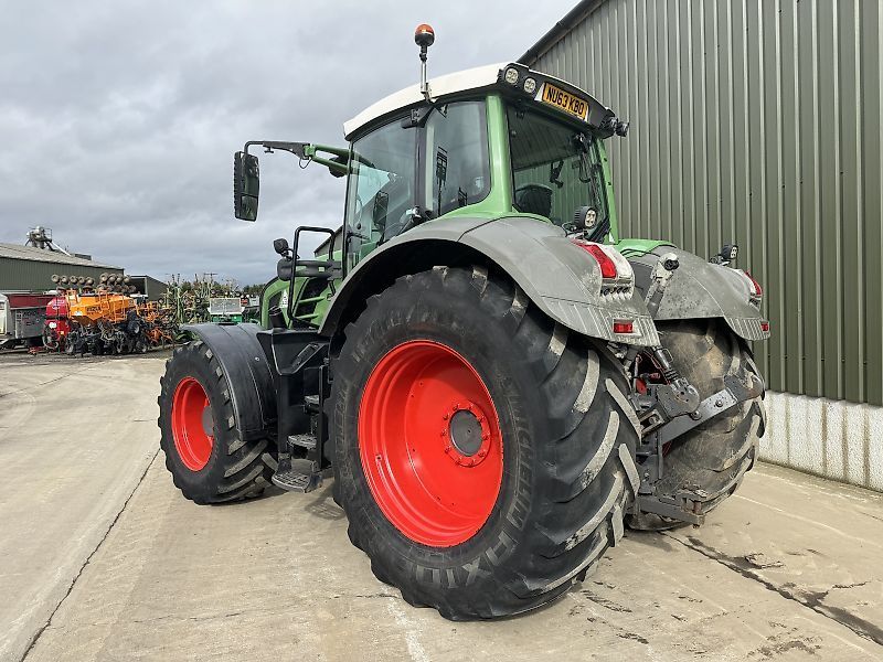 E-FARM: Fendt 828 Vario ProfiPlus - Tracteur - id KMBPJ9Z - 73 976 € - Année: 2013 - Lecture du nombre d'heure: 6 795,Royaume-Uni