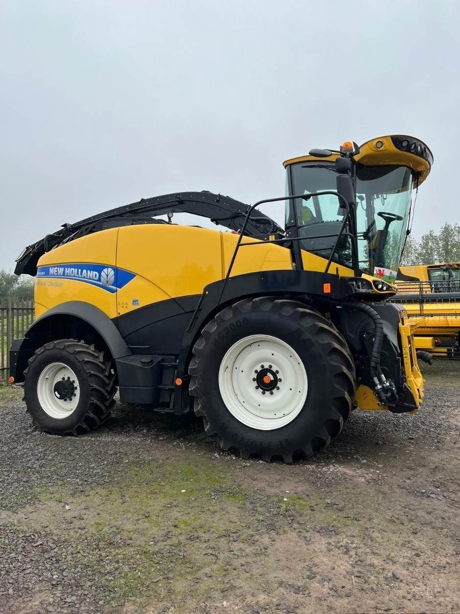 E-FARM: New Holland FR 920 - Cosechadora de forraje autopropulsada - id 1A5FYFH - Año: 2023 - Reino Unido