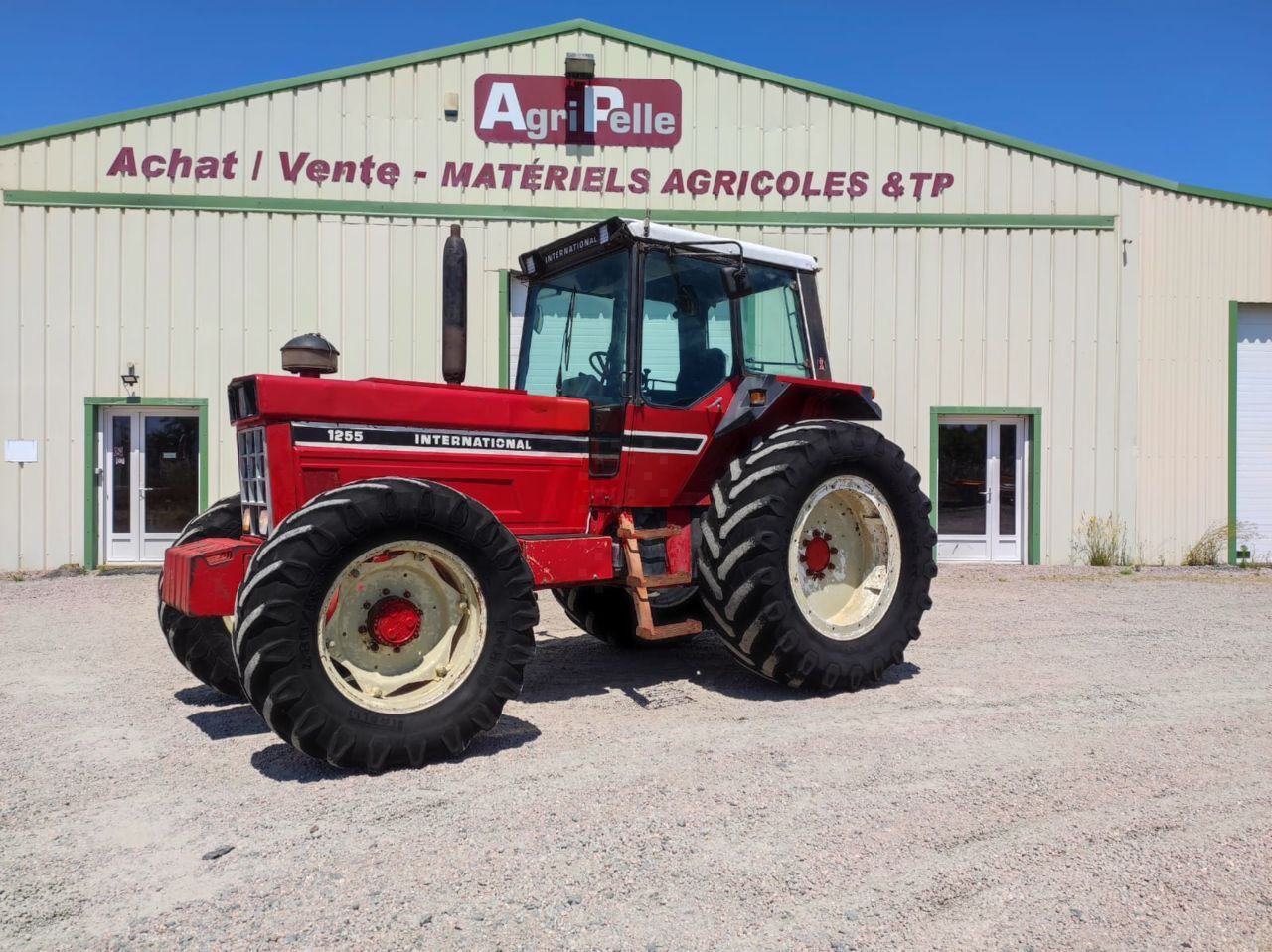 E-FARM: Case IH ih 1255 - Tracteur - id PPNGH8C - 16 000 € - Année: 1981 - Lecture du nombre d'heure: 15 247,Puissance du moteur (chevaux): 125,France