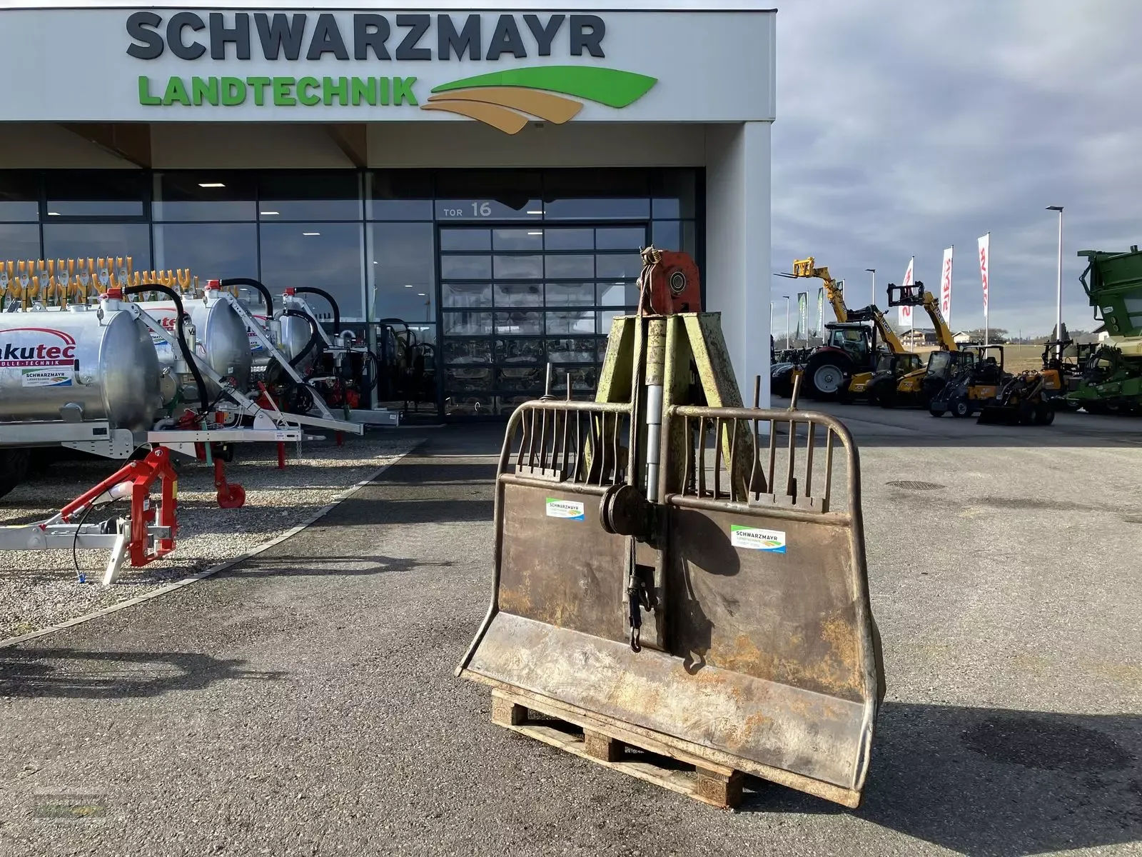 E-FARM: HOLZKNECHT 307 getriebseilwinde - Forstausrüstung - id ZWVFPZW - 5.923 € - Baujahr: 1999 - Österreich