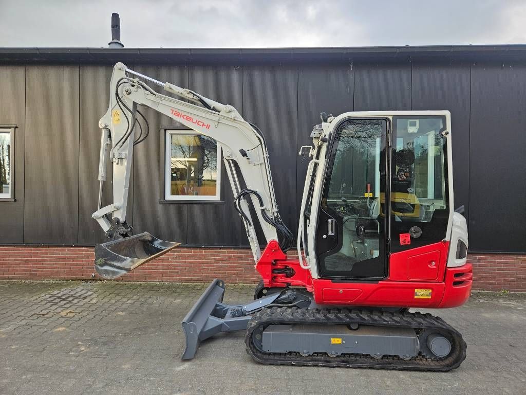 Takeuchi TB 240 Mini kotrógép 38 950 EUR