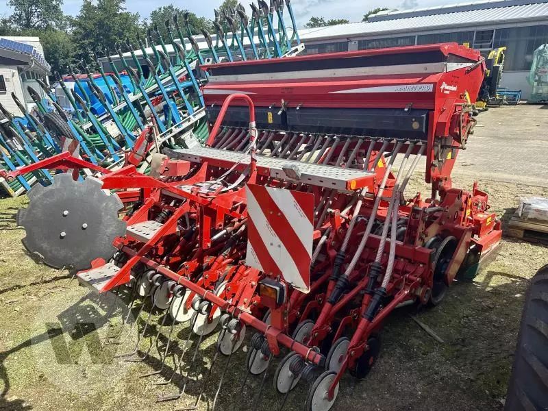 E-FARM: Kverneland mc-drill pro - Semoir - id 8SKET1W - 19 500 € - Année: 2014 - Allemagne