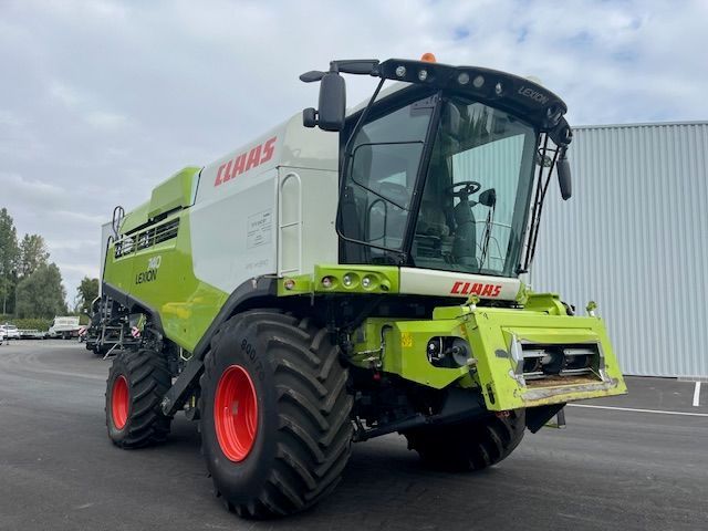 E-FARM: Claas Lexion 740 - Combine harvester - id CUVHYGI - €219,000 - Year of construction: 2016 - Engine hours: 1,060,Engine power (HP): 405,France
