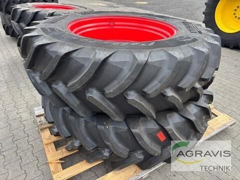 E-FARM: PIRELLI kr 520/85r42 - Pneumatico e cingolo - id 6WRJCKU - 5.900 € - Anno di costruzione: 2024 - Germania