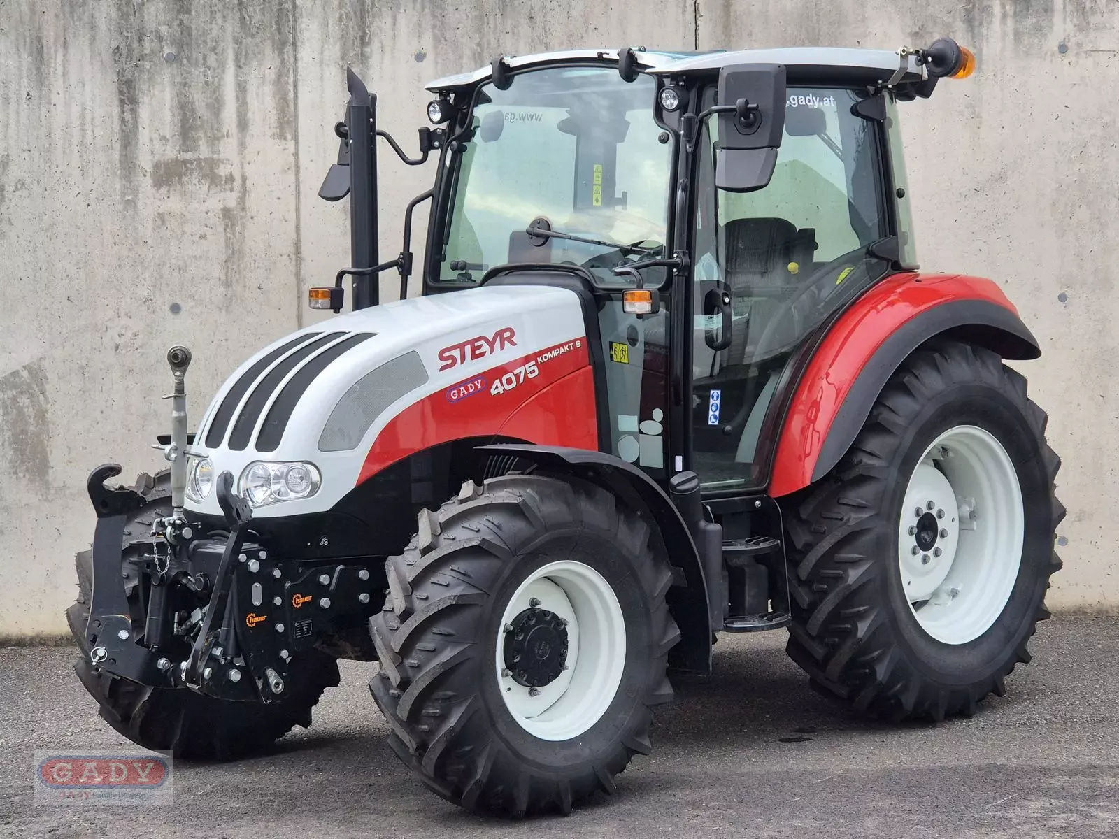 E-FARM: Steyr Kompakt 4075 - Tractor - id X36KLP3 - €48,584 - Year of construction: 2024 - Engine hours: 310,Engine power (HP): 75,Austria