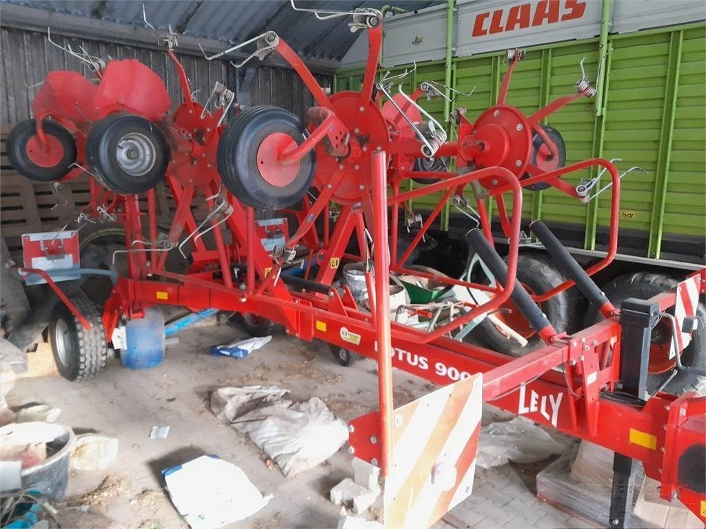 E-FARM: Lely Lotus 900 - Tedder - id V7VMARA - €10,500 - Year of construction: 2008 - Netherlands