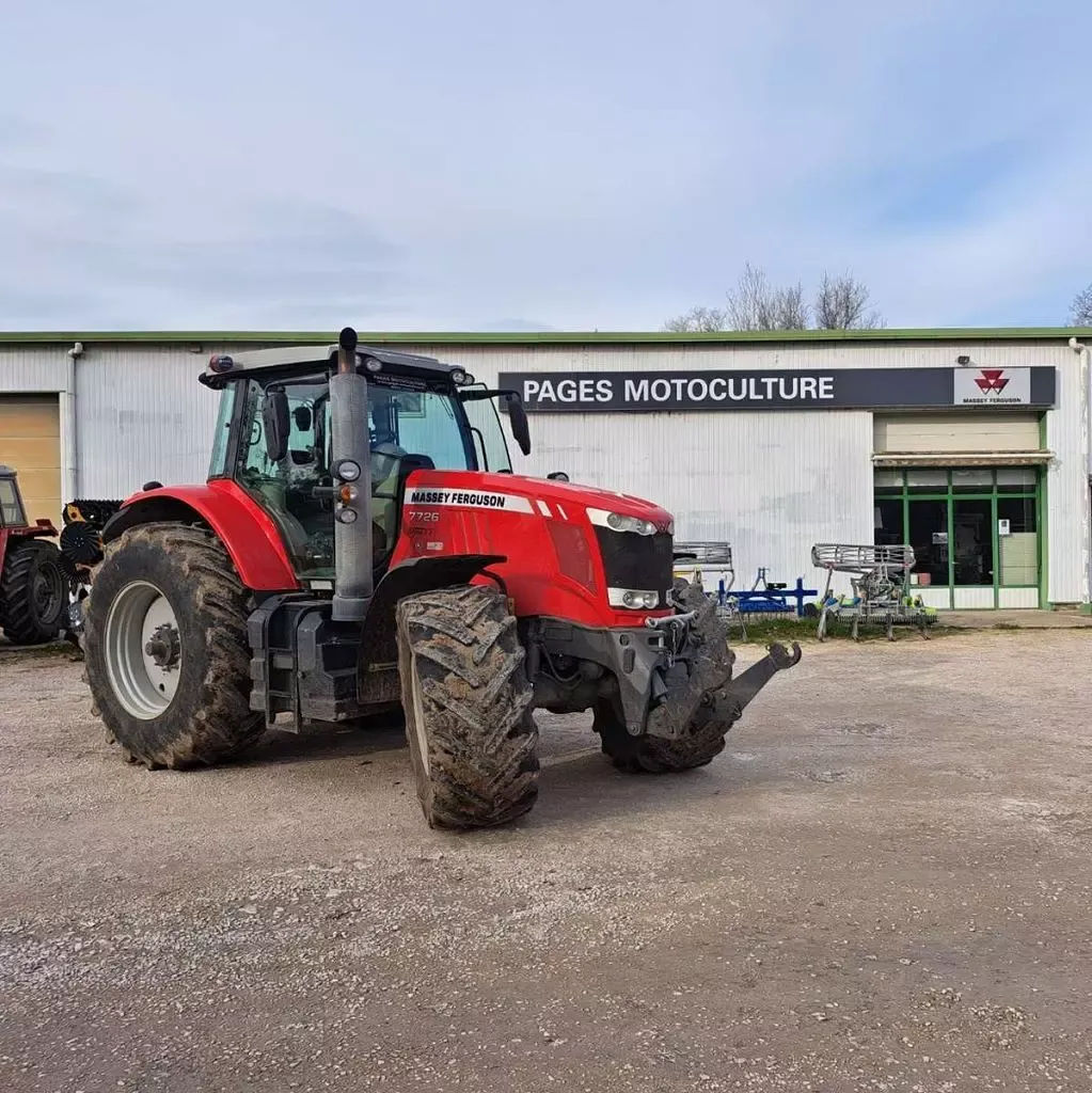 E-FARM: Massey Ferguson 7726 - Tractor - id T1PBNHX - Year of construction: 2016 - Engine hours: 3,645,Engine power (HP): 255,France