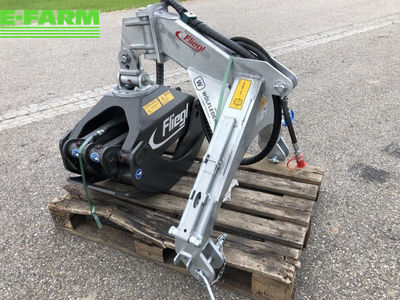 E-FARM: Fliegl rückezange hydraulisch - Attachment - id 6GWN9B7 - €1,825 - Year of construction: 2022