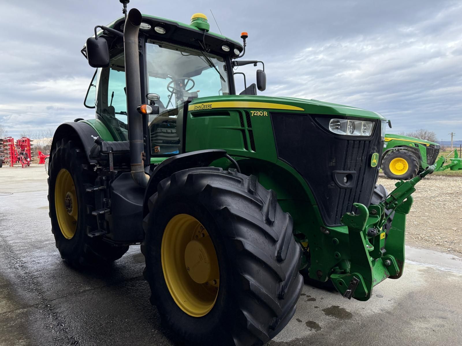John Deere 7230 R Tractor €59,000