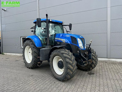 E-FARM: New Holland T7.200 - Tractor - id RGKIE9U - €63,000 - Year of construction: 2015 - Engine hours: 4,500,Engine power (HP): 190,Germany