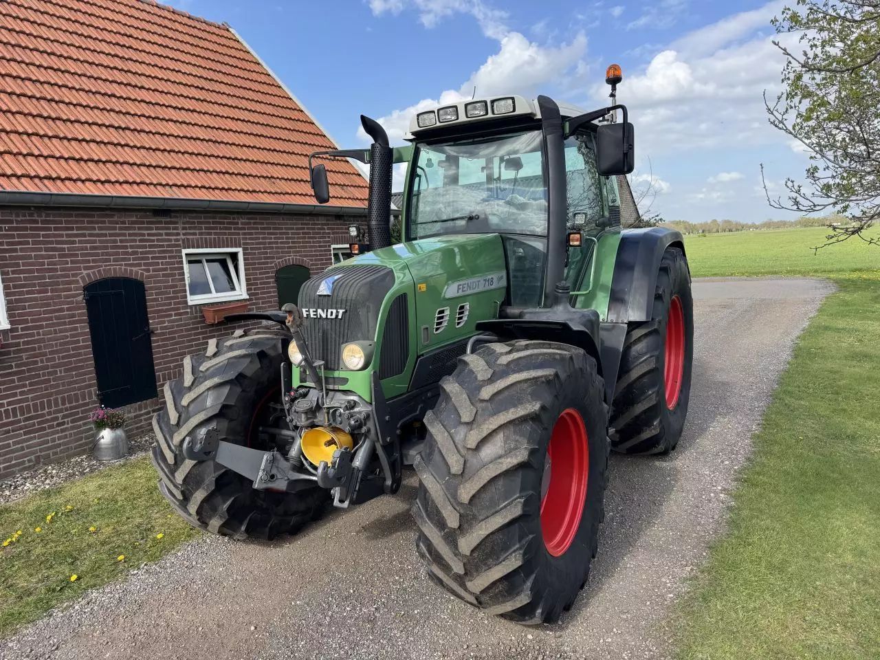 Fendt 718 Vario Трактор 42 500 €
