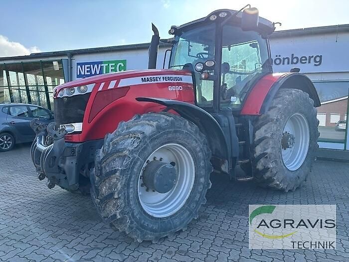 E-FARM: Massey Ferguson 8690 - Tracteur - id R9KVLVN - 59 900 € - Année: 2010 - Lecture du nombre d'heure: 5 270,Puissance du moteur (chevaux): 335,Allemagne