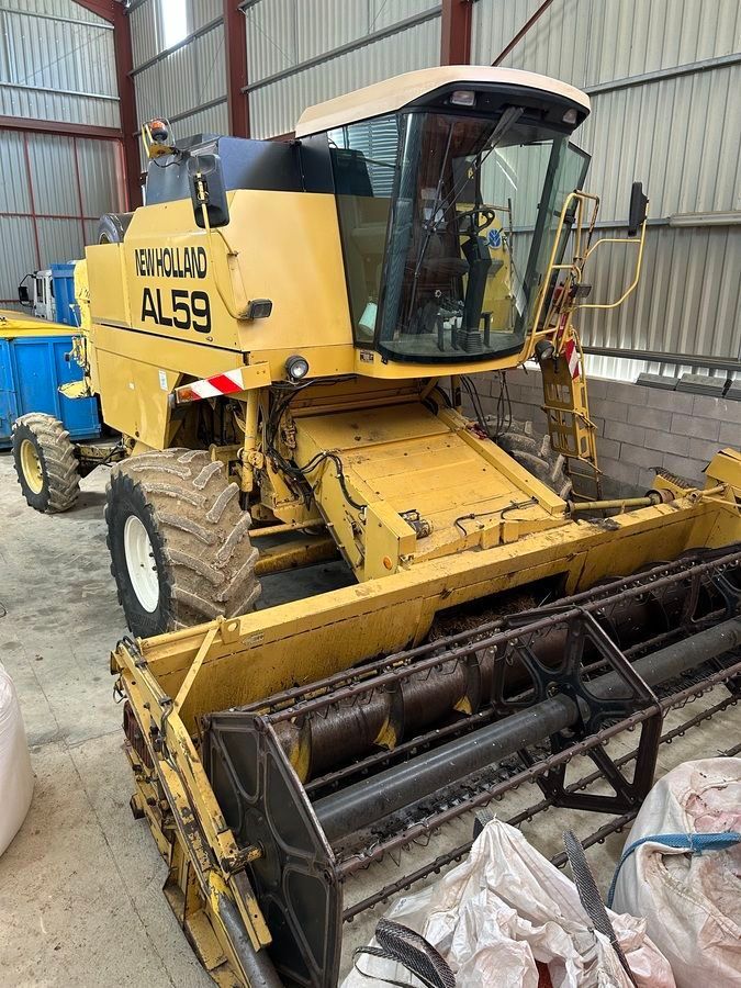 E-FARM: New Holland al 59 - Cosechadora - id SL6RGDJ - Año: 1997 - Horas: 5300,Francia